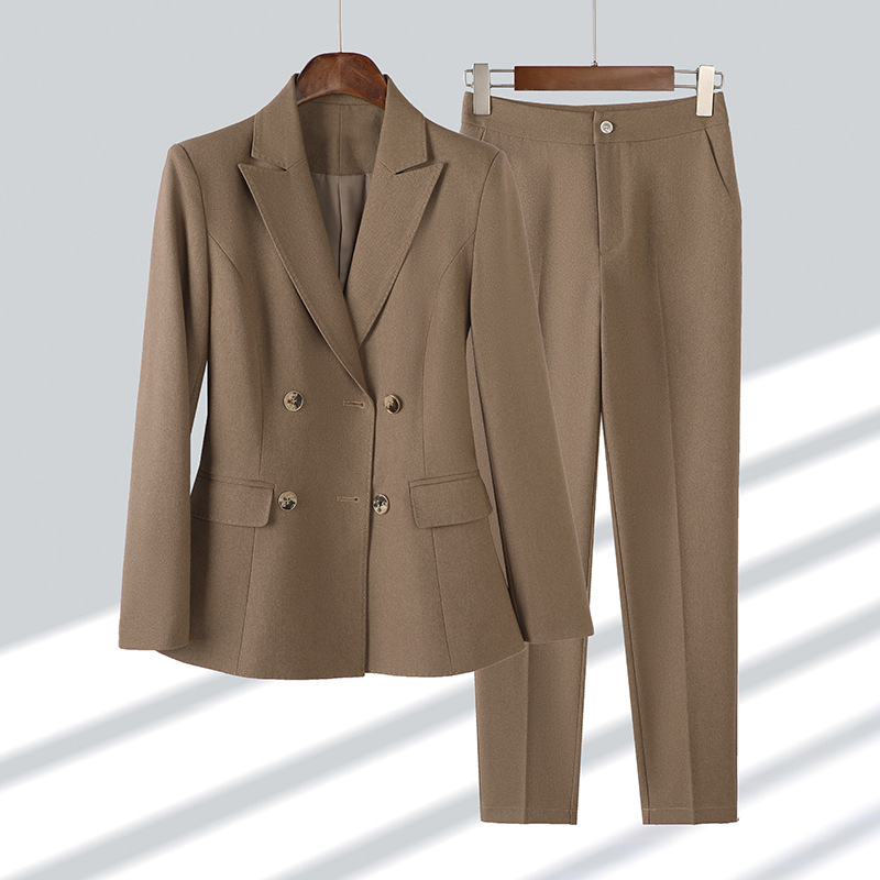 Juliette – Tailleur blazer à coupe structurée