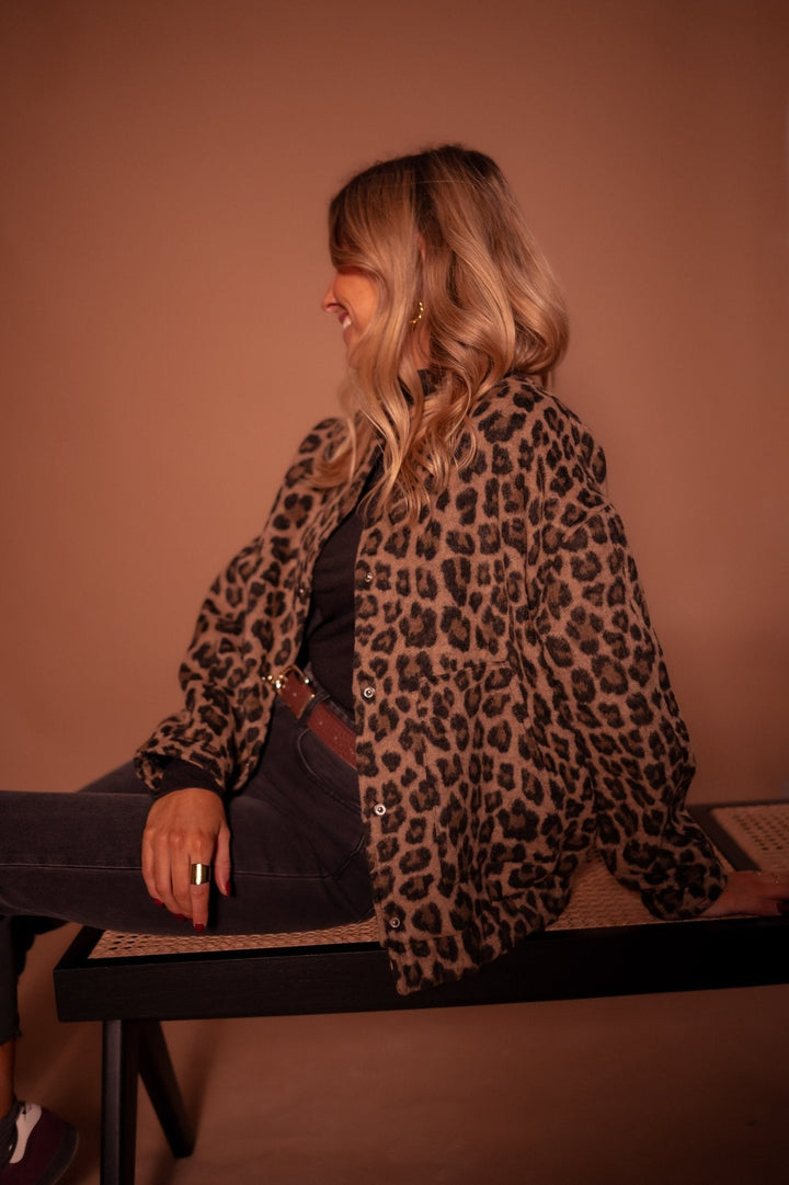 Stella – Veste Léopard Élégance